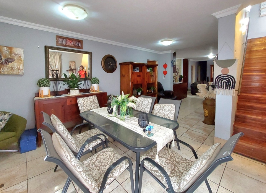 6 Bedroom Property for Sale in Brits North West